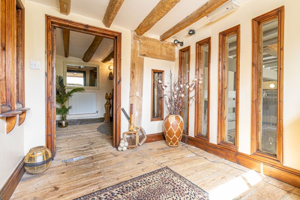 Property photo 3 of 45 4152957