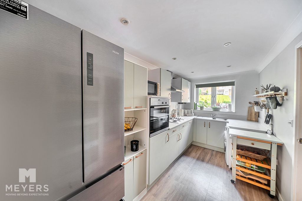 Property photo 3 of 26