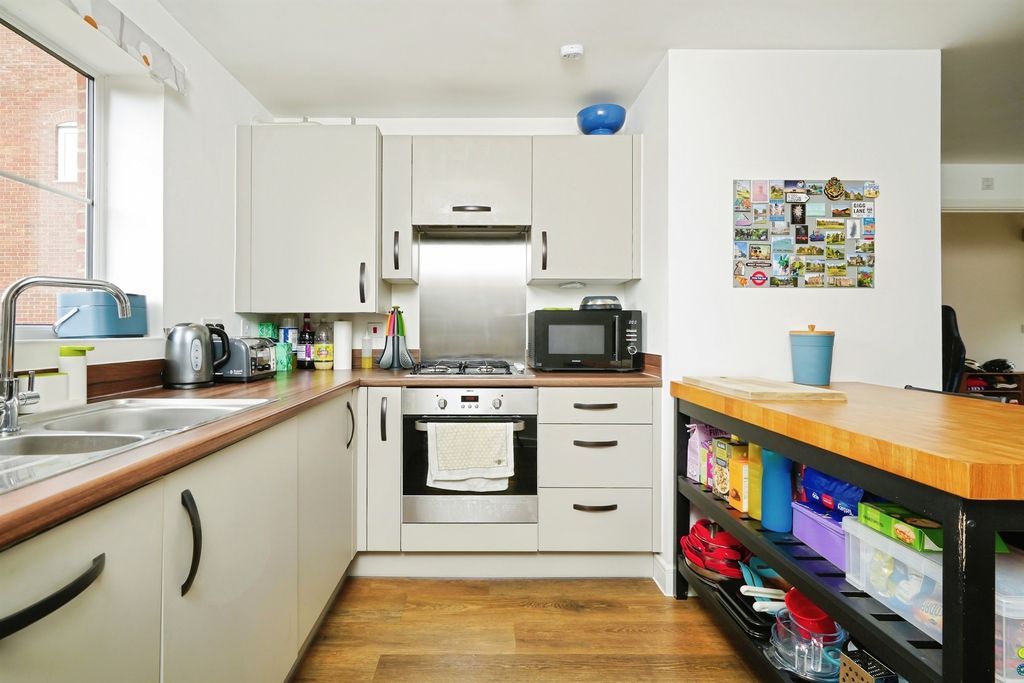 Property photo 3 of 13