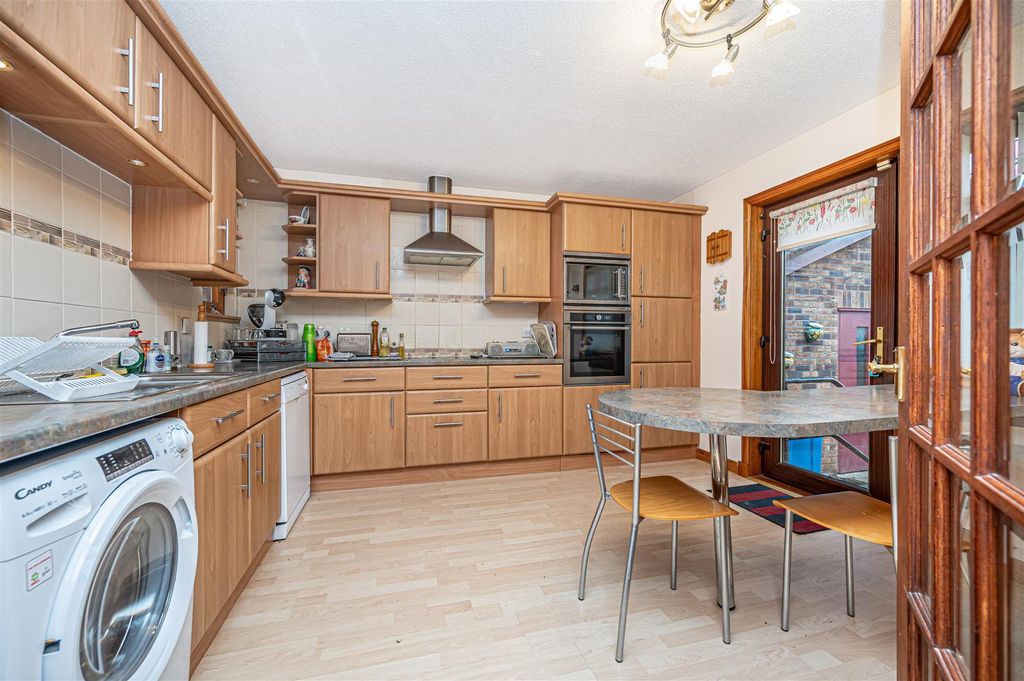 Property photo 3 of 28 Untitled (6 Of 1).Jpg