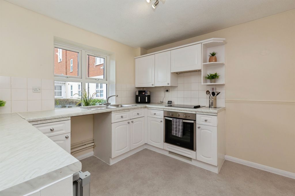 Property photo 3 of 13