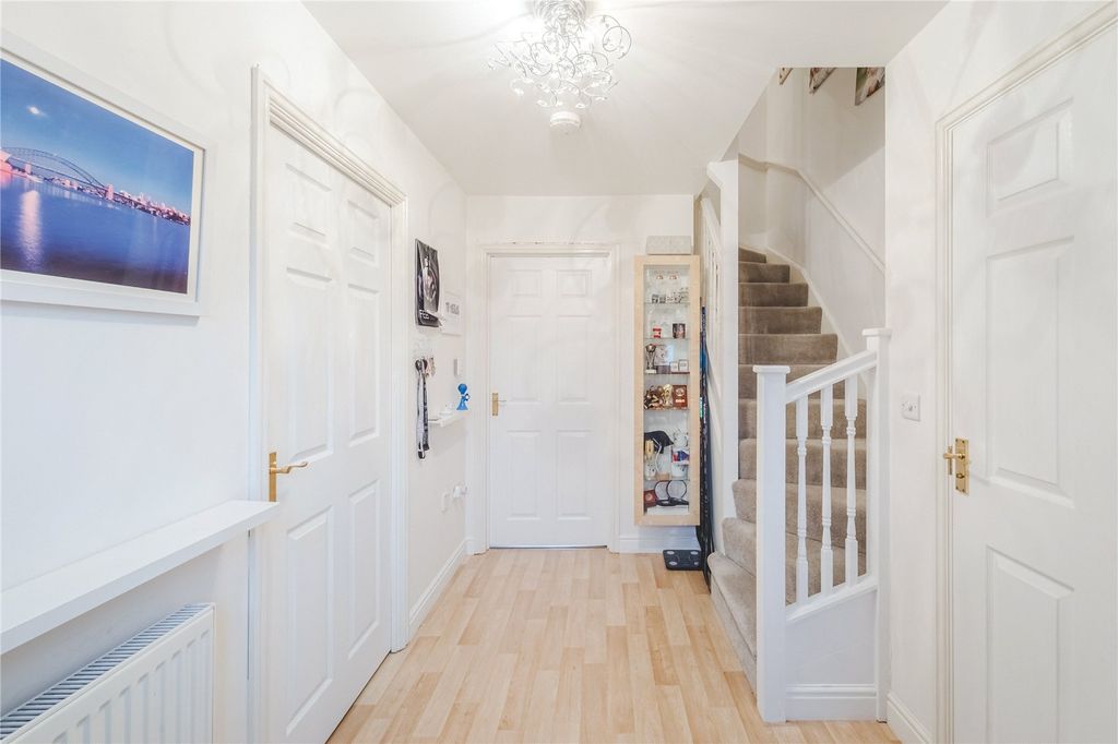 Property photo 3 of 17 Picture No. 18