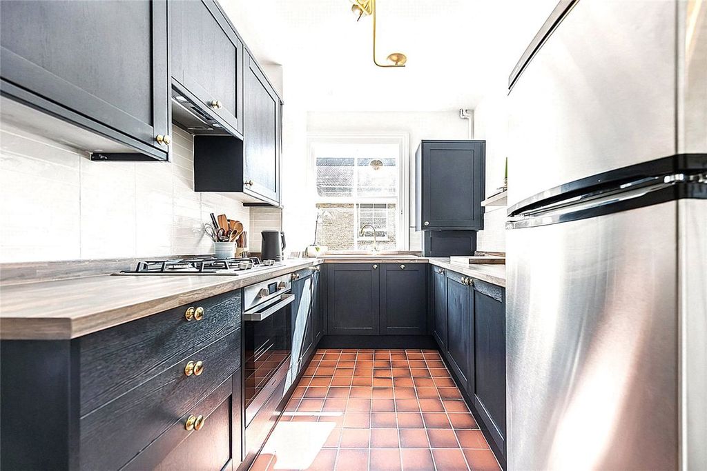 Property photo 3 of 6