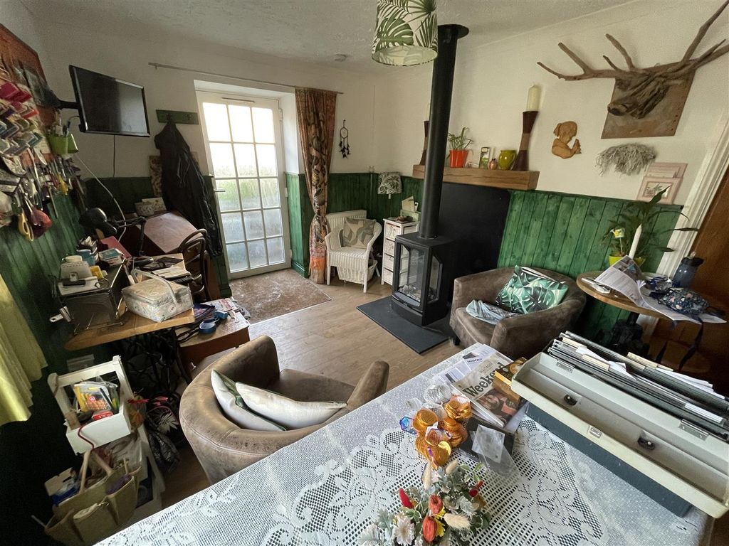 Property photo 2 of 9