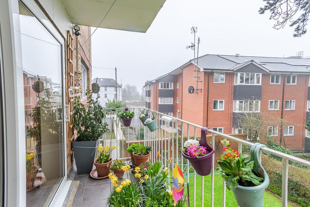 Additional image 17 of 2 bed flat for saleButtrills Road, Barry CF62