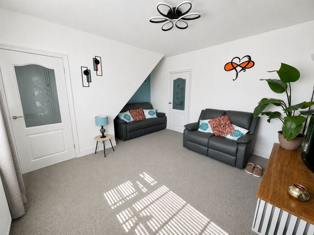 Property photo 3 of 13 E08Aa7E8-26Fb-4D90-9D87-50166B98D162