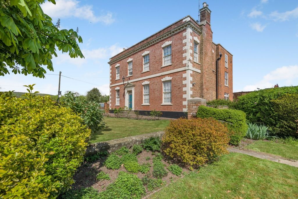 Property photo 1 of 29 P043445_01.Jpg