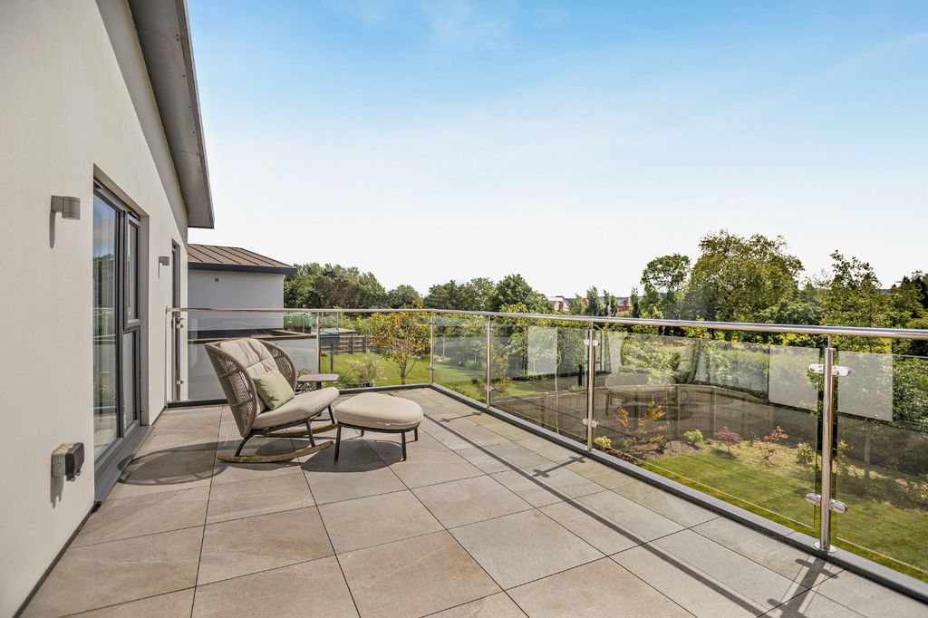 Property photo 3 of 15 Balcony