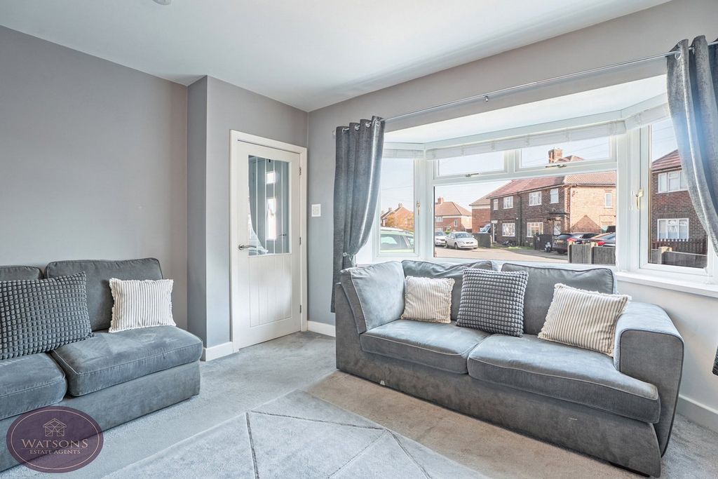 Property photo 2 of 28