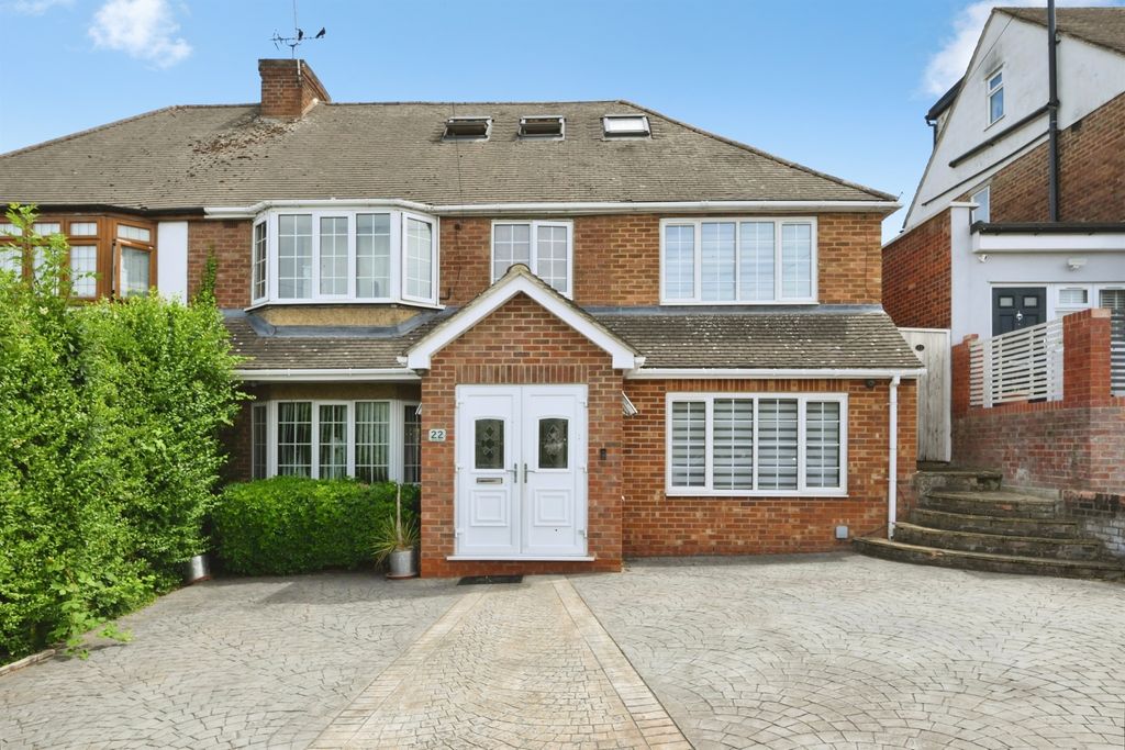 Property photo 1 of 31