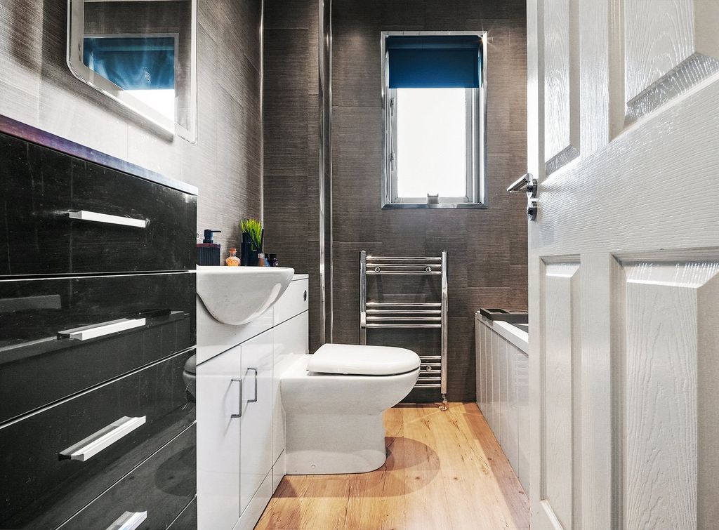 Property photo 2 of 22