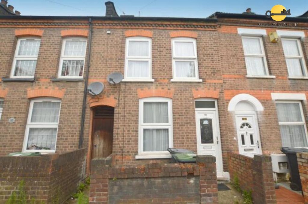 Property photo 1 of 6