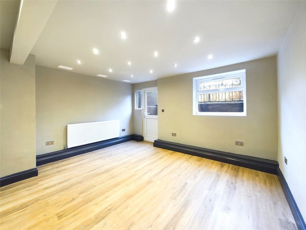 Property photo 2 of 14 Picture No. 07
