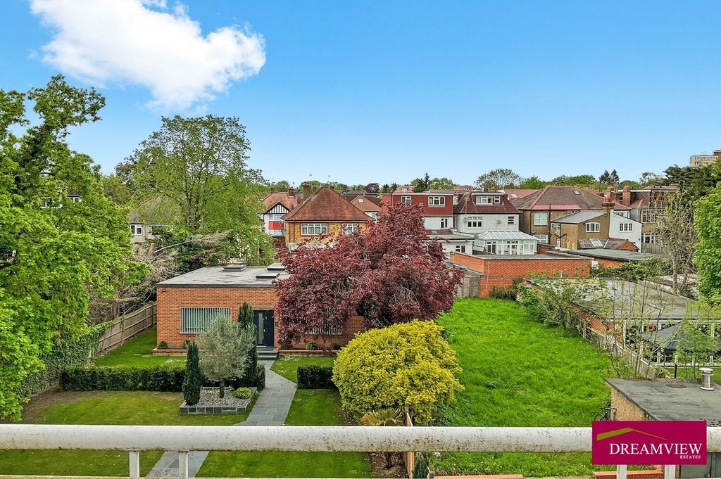 Property photo 1 of 14 Thre Bedroom 2 Bathroom Apartment In Block With Lift