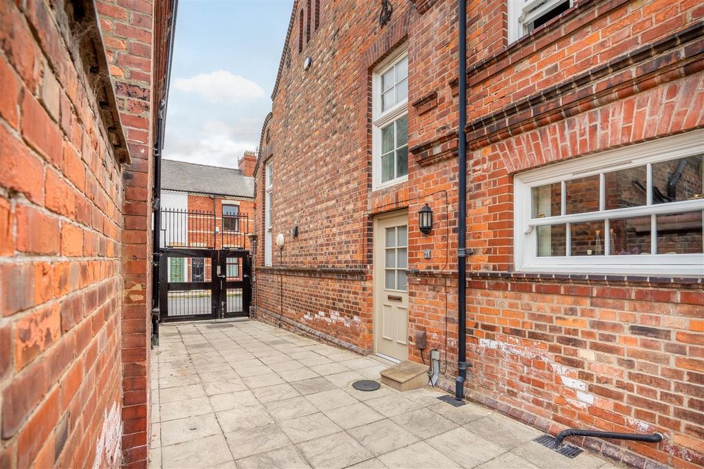 Property photo 1 of 12 21Bg-15.Jpg