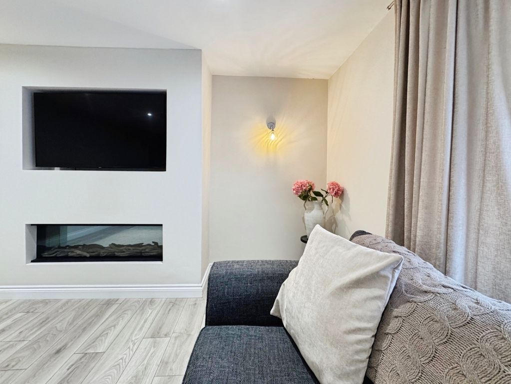 Property photo 3 of 29 5085395