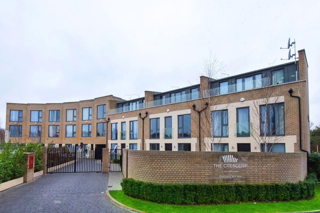 Property photo 1 of 28