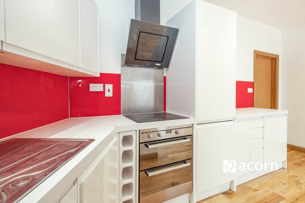 Property photo 1 of 10 Kitchen