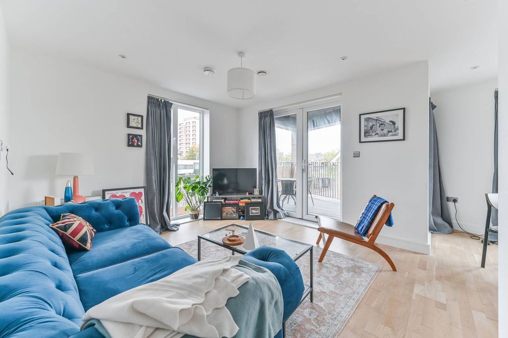 Property photo 2 of 13