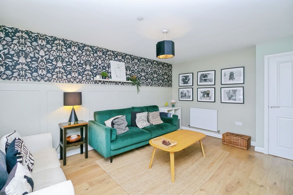 Property photo 3 of 19