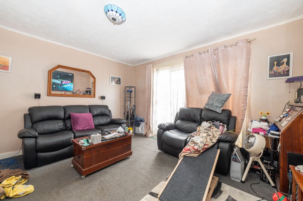 Property photo 2 of 30