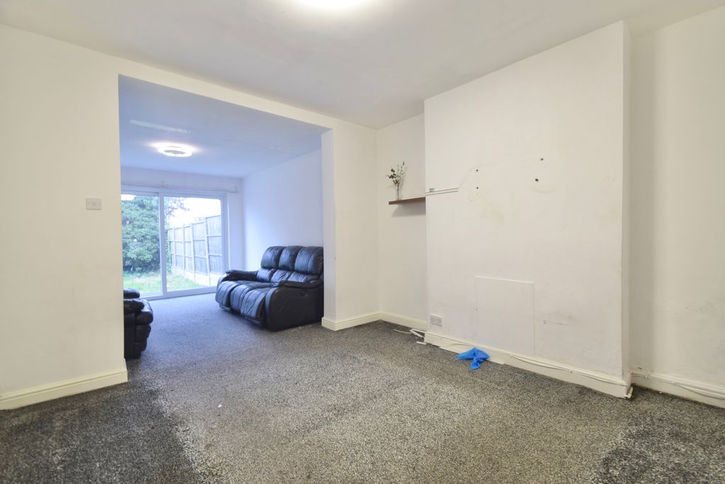 Property photo 3 of 17 3