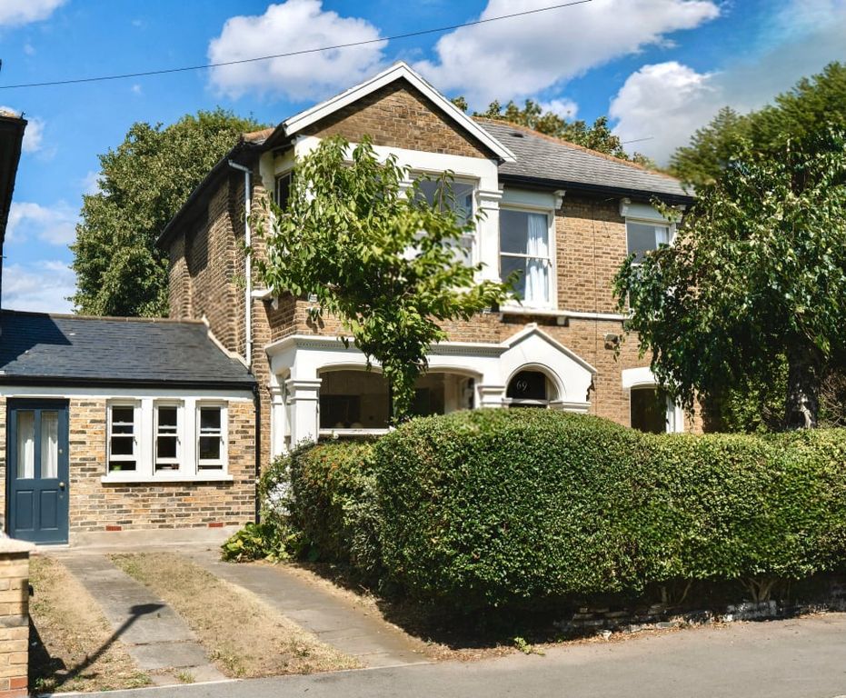 Property photo 1 of 40