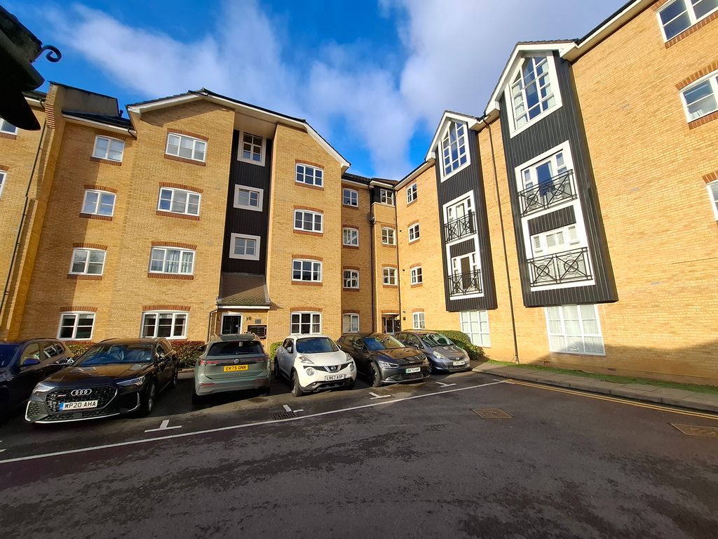 Property photo 1 of 8 Exterior