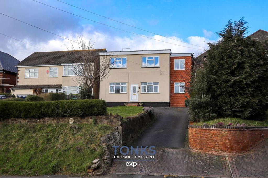 Property photo 1 of 30