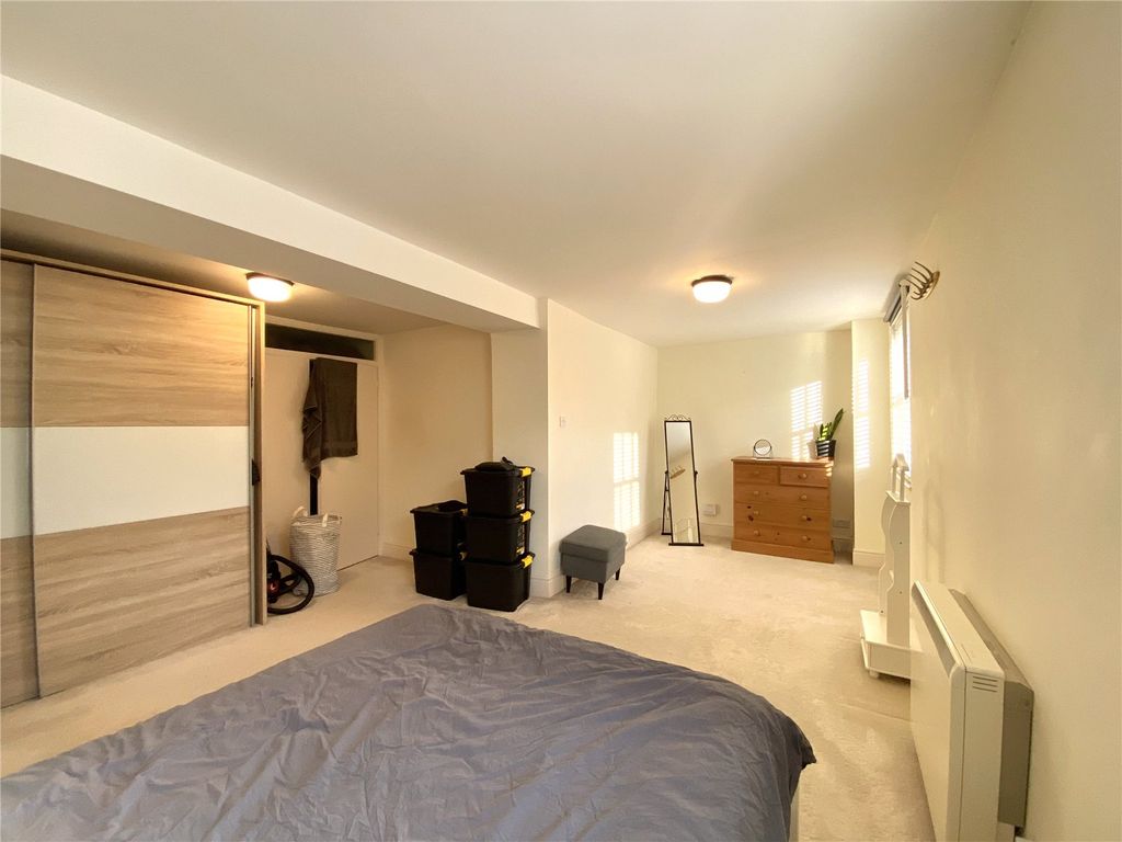 Property photo 3 of 22 Picture No. 07