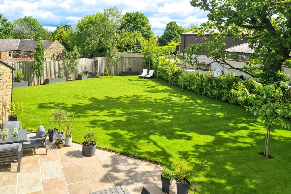 Property photo 3 of 25