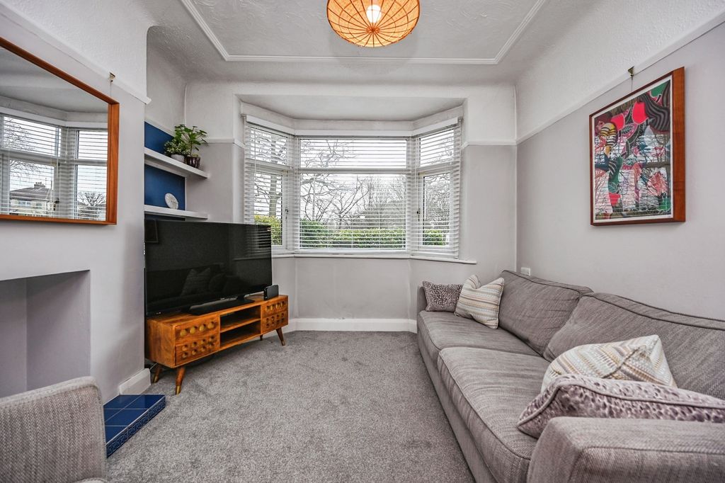 Property photo 3 of 17 Pbox-Img.Jpg