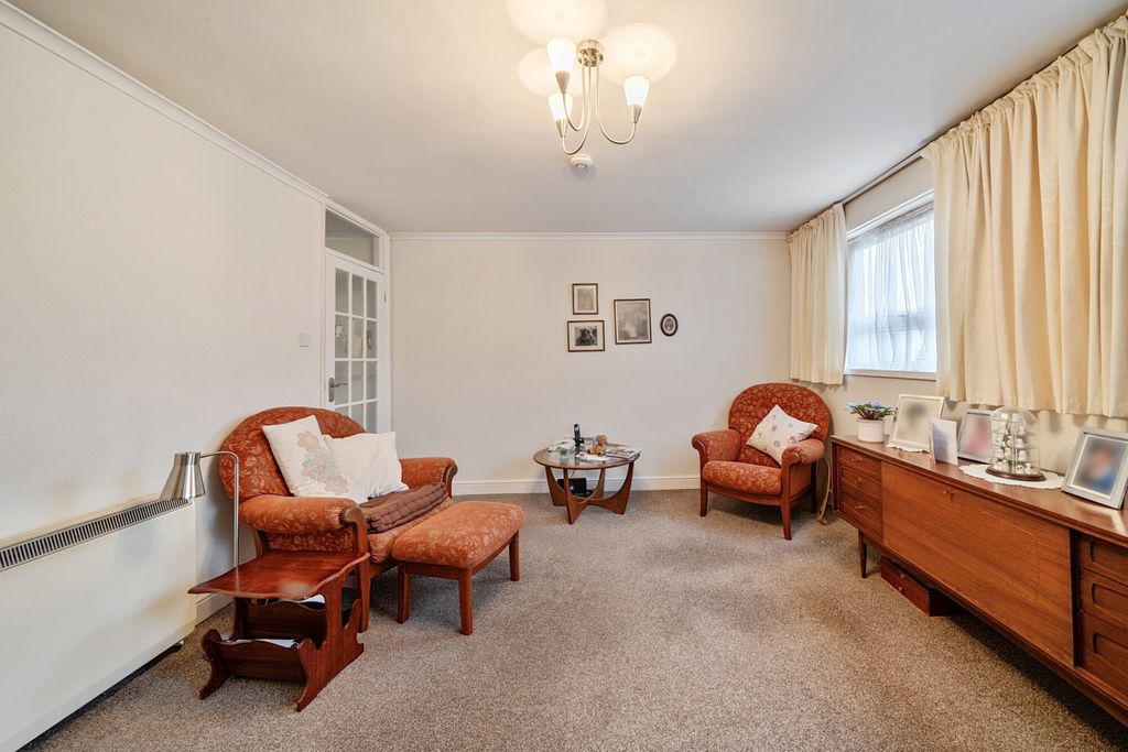 Property photo 3 of 20 1387349-6-6931A1c...