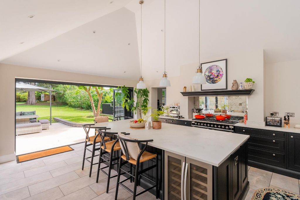 Property photo 2 of 29 1T8Acn - Kitchen A.Jpg