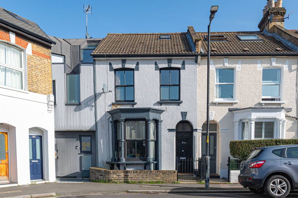 Property photo 1 of 19