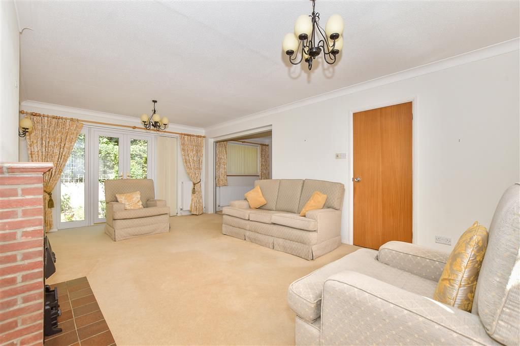 Property photo 1 of 13 Lounge