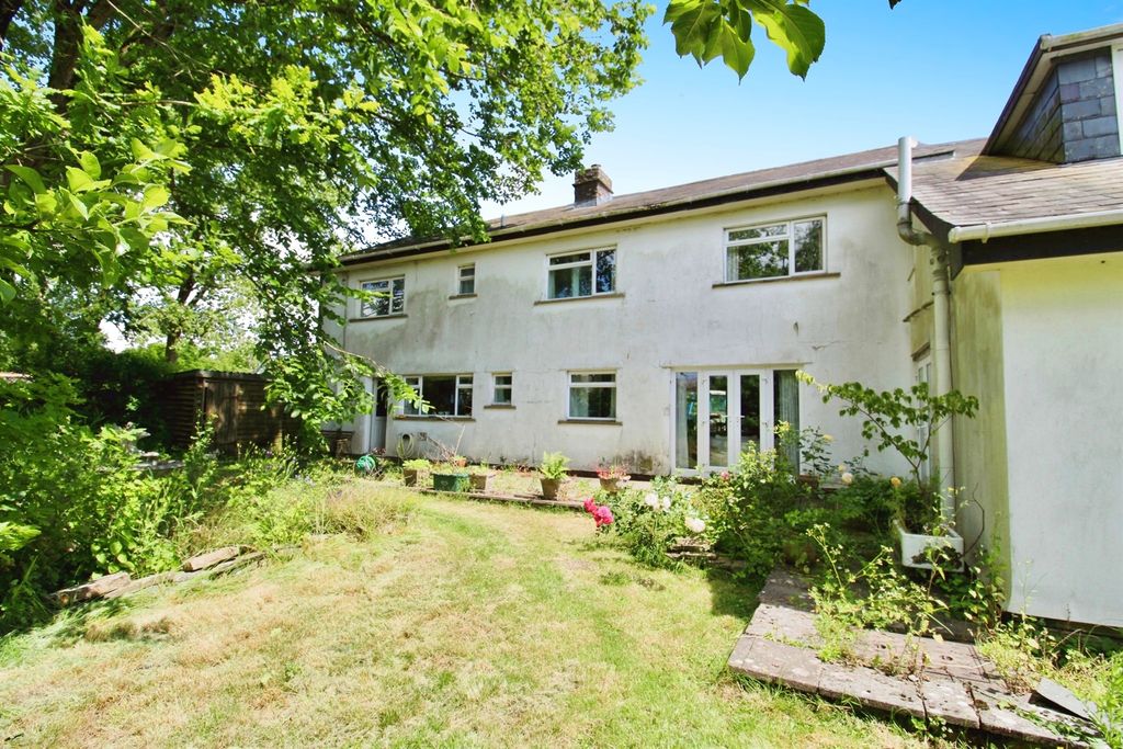 Property photo 1 of 28