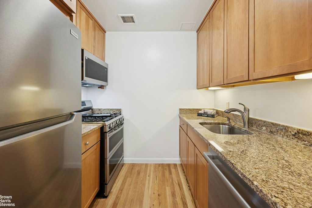 Property photo 3 of 13 <Alttext/>