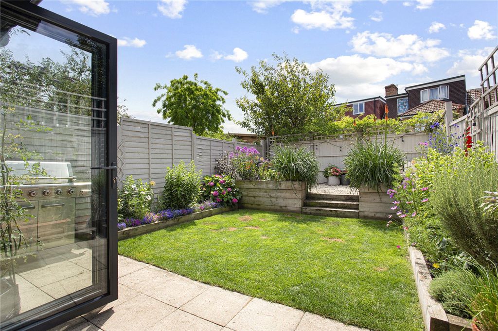 Property photo 2 of 11 Picture No. 20