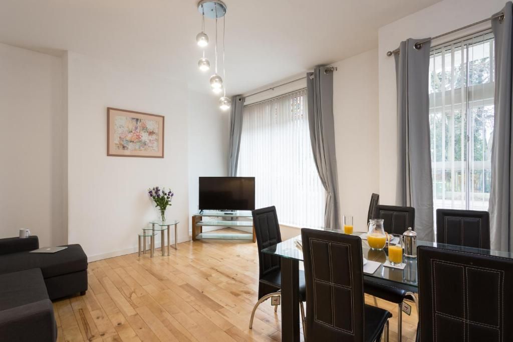 Property photo 1 of 8 Cover