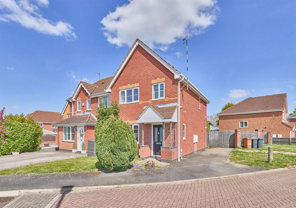 Property photo 1 of 10 Landseer Dr Hinckley.Jpg