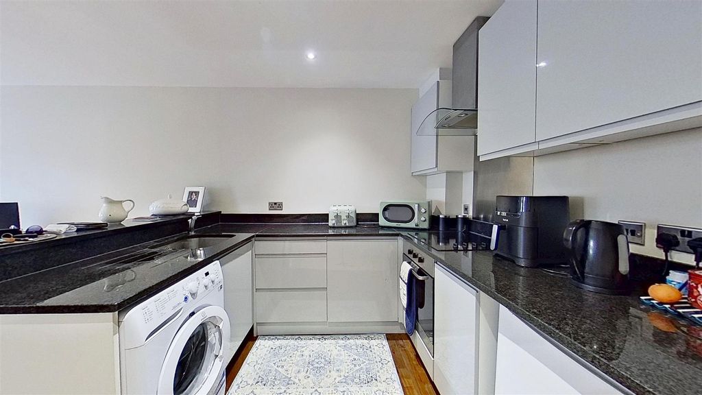 Property photo 1 of 10 Garratt-Lane-Wandsworth-Sw18-06112026_175551.Jpg