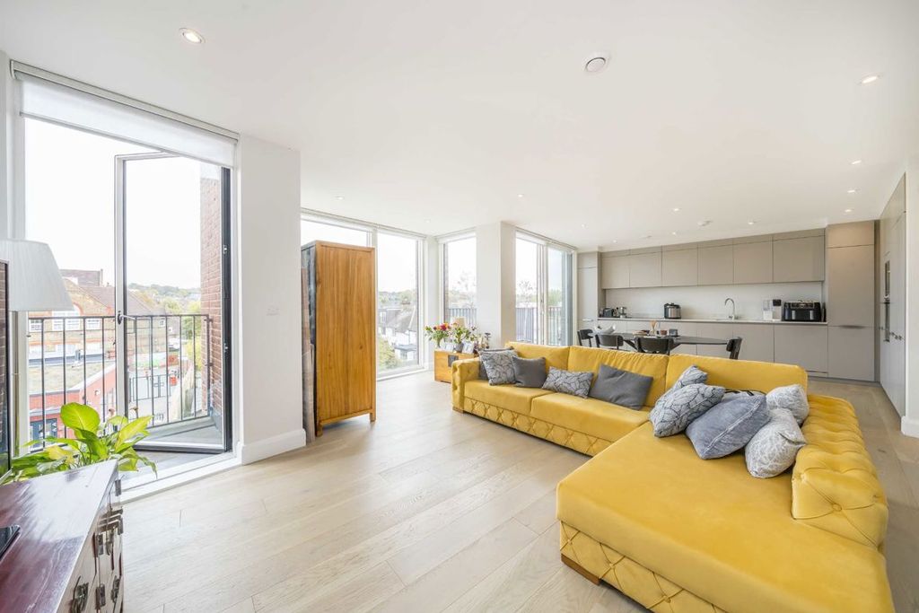 Property photo 2 of 6