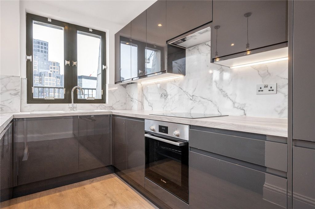 Property photo 2 of 15 Reception/ Kitchen