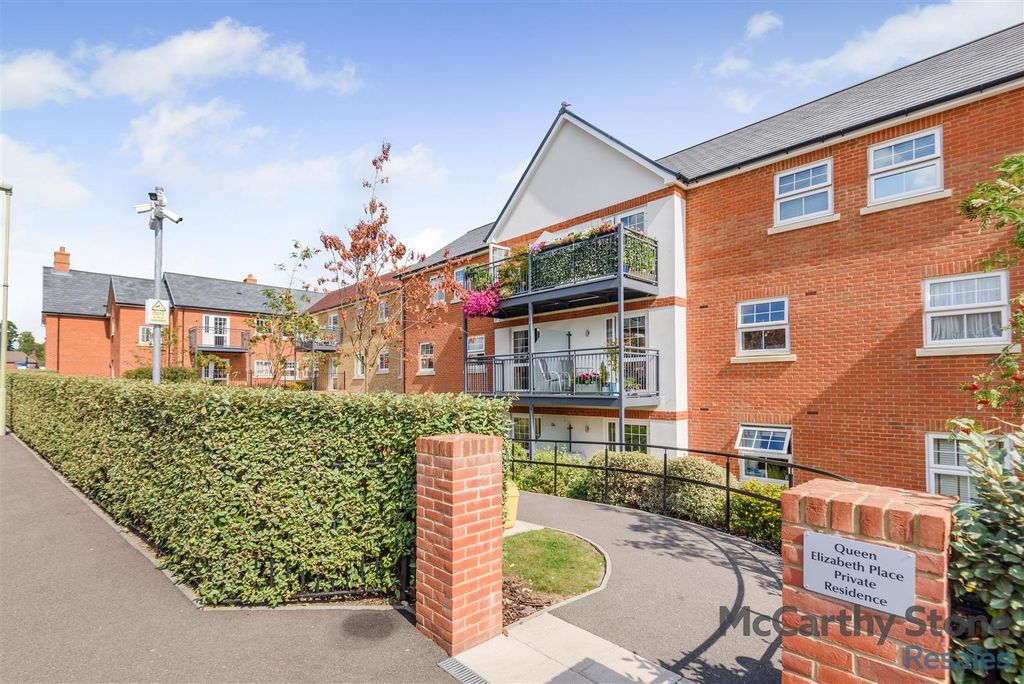 Property photo 1 of 26 8661101-Exterior05.Jpg