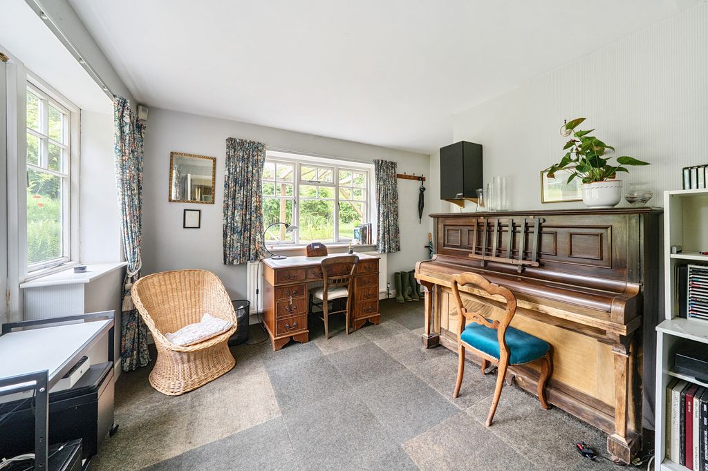 Property photo 2 of 18