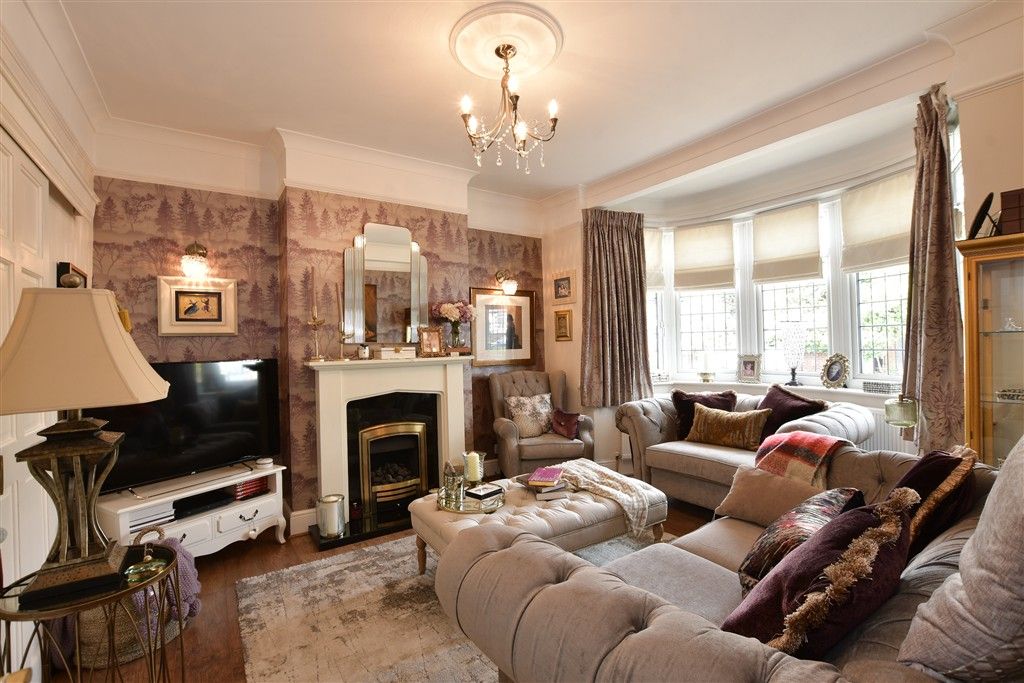 Property photo 2 of 14 Lounge