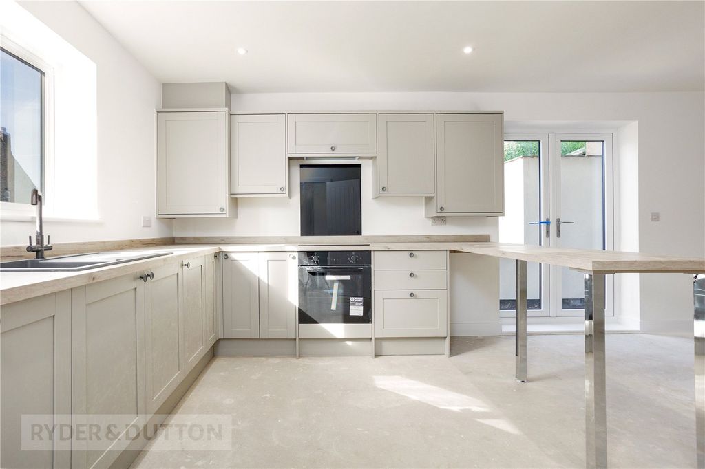 Property photo 1 of 20 Kitchen/Breakfast