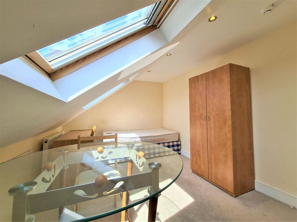 Property photo 3 of 3