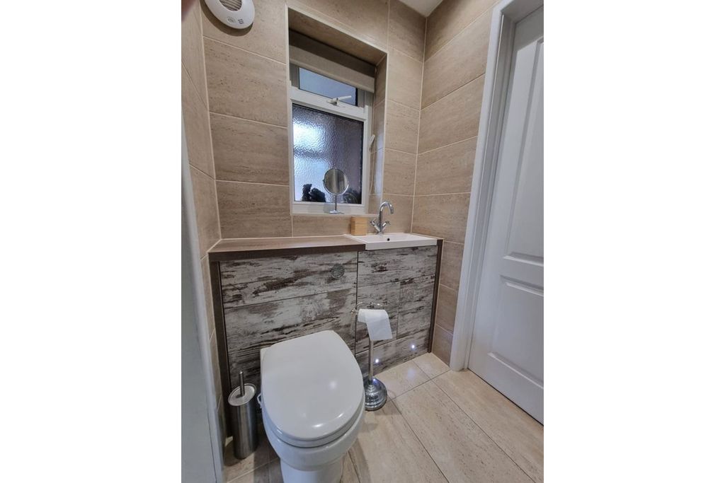 Property photo 3 of 22